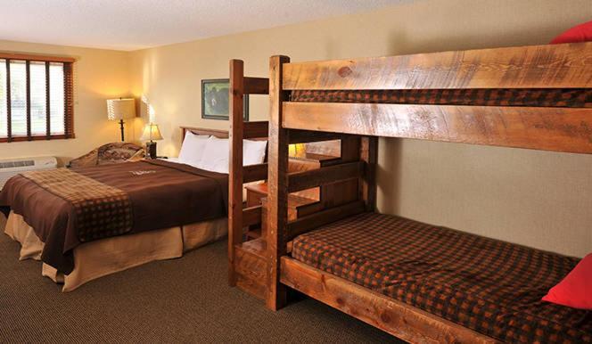 Boarders Inn & Suites By Cobblestone Hotels In Waukon Kültér fotó