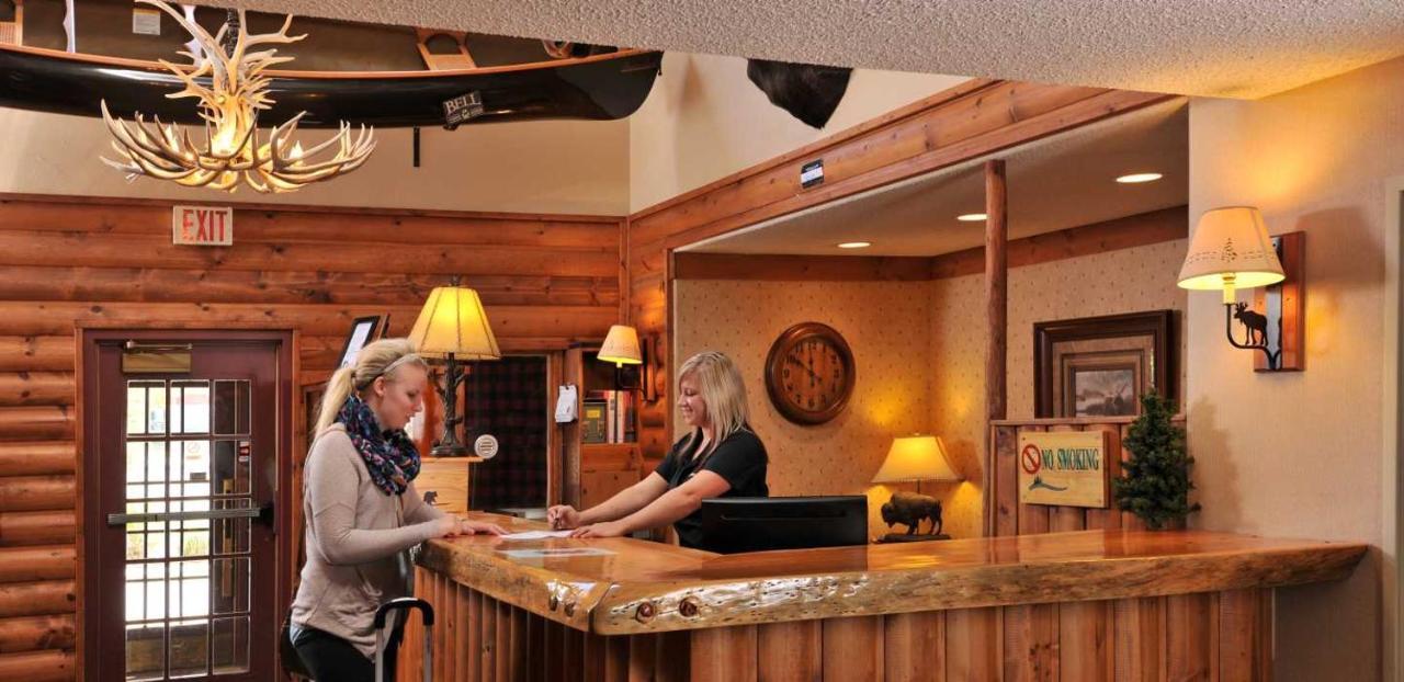 Boarders Inn & Suites By Cobblestone Hotels In Waukon Kültér fotó